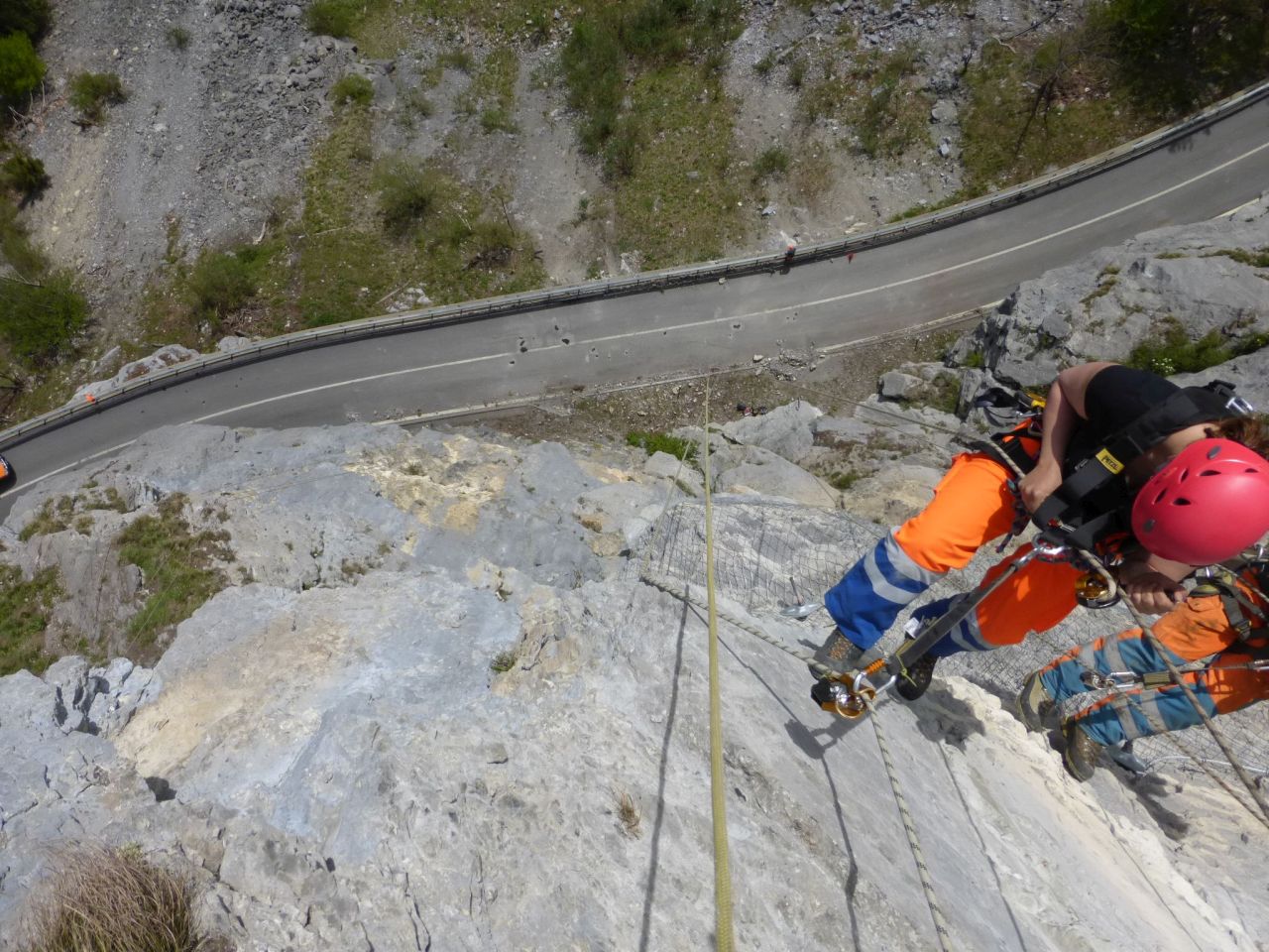 Blick von oben auf Brünigstrasse